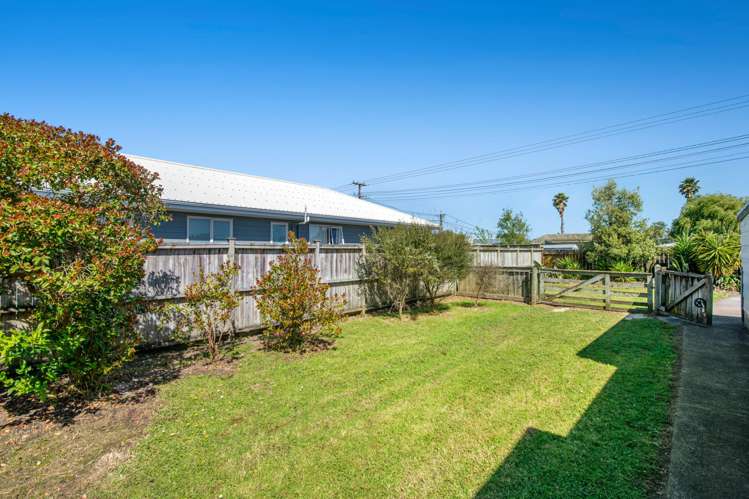 17 Parakai Avenue Helensville_26