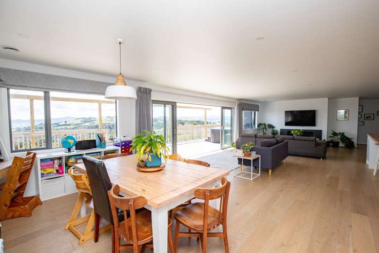 71 Esk Road Miranda_12