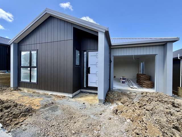 Budget-Friendly Modern 4-Bedroom Retreat