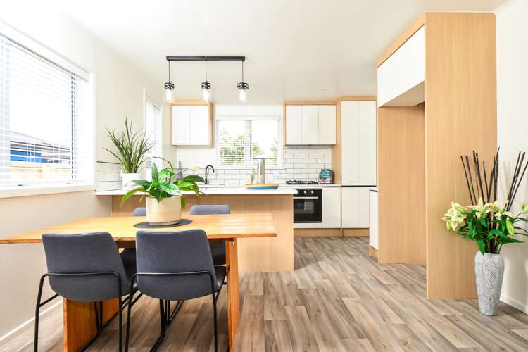 5 Morrison Crescent Glenview_26