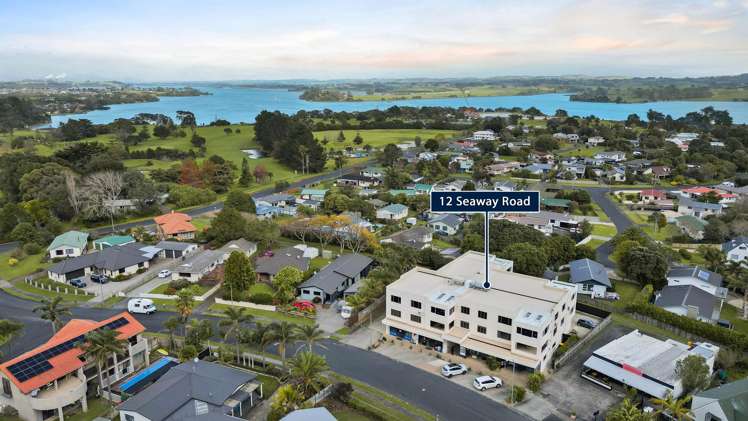 2b/12 Seaway Road Clarks Beach_26