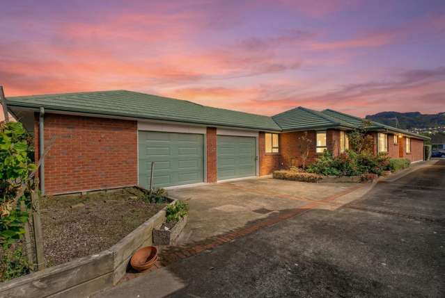 Elegant Family Living in Trentham Awaits You!