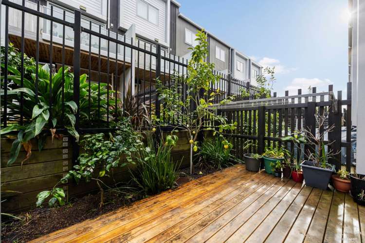 14 Ceramic Lane New Lynn_12