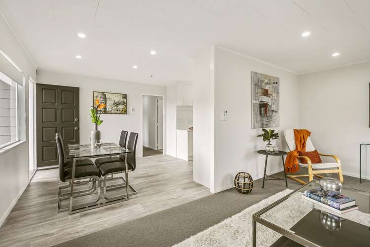 13 Maywood Crescent Glen Eden_7