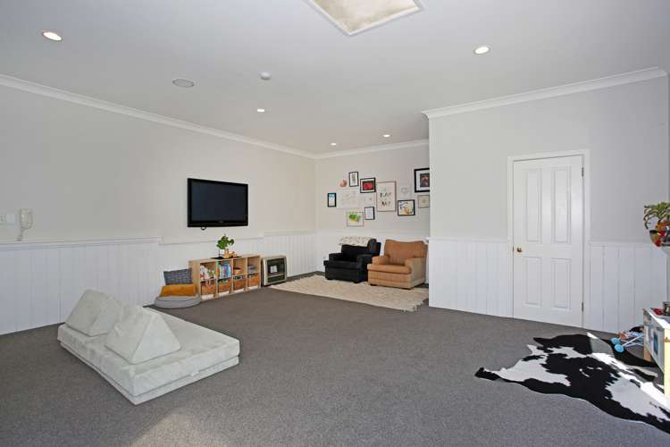 32 Cascade Road Bombay_11