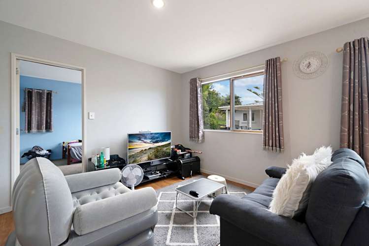 27 Kohekohe Street New Lynn_9