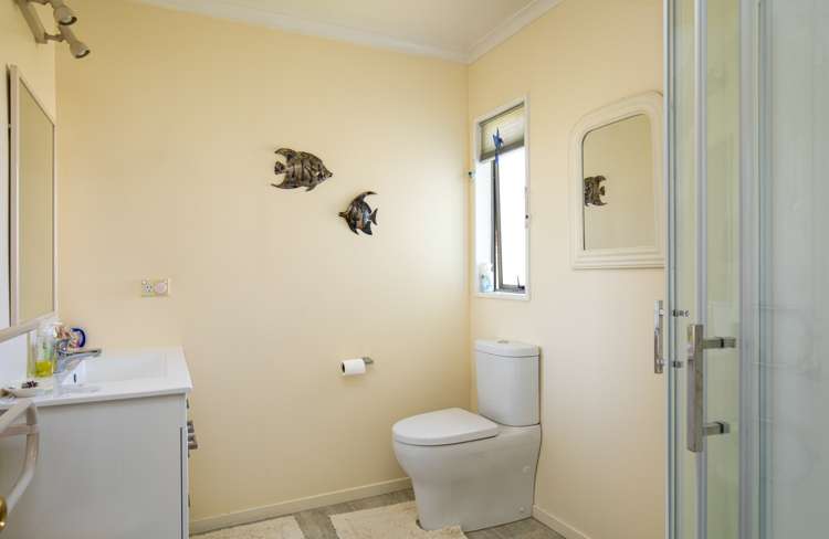 6 Fir Close Alexandra_18