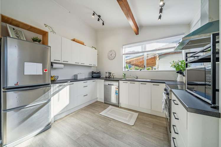 84 Pasadena Crescent Totara Park_9