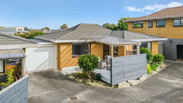 Coastal Convenience & Easy Living