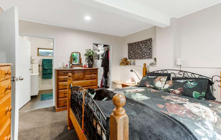 219 Laingholm Drive Laingholm_11