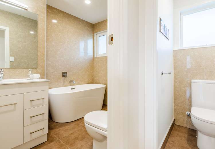 42 Commodore Drive Lynfield_16