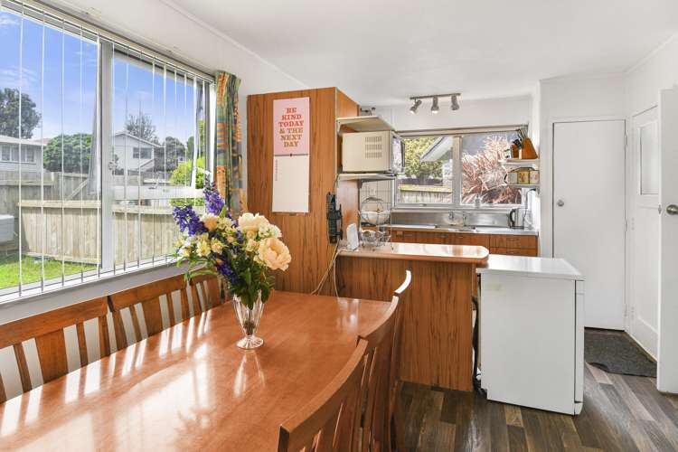 1 Hobart Crescent Wattle Downs_8