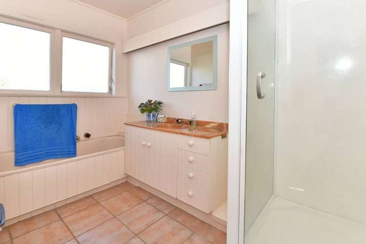 8 Martin Crescent Northcote_8