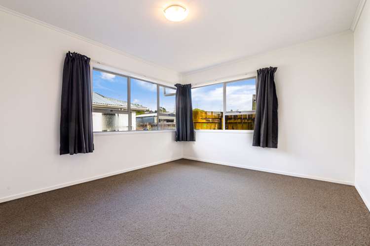 27 Huruhuru Road Massey_13