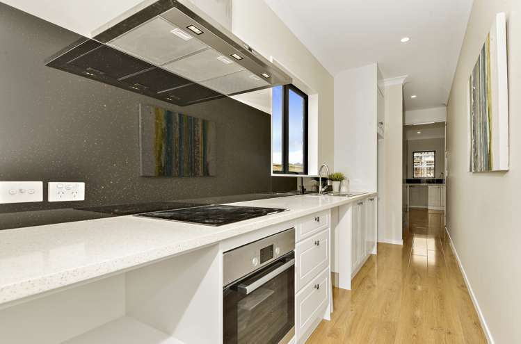 2 Eastfield Avenue Flat Bush_9