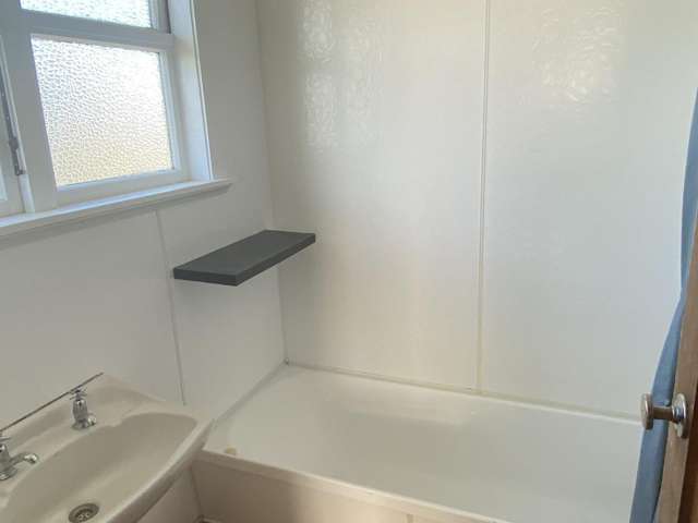 67 Tauhuri Street Manaia_4