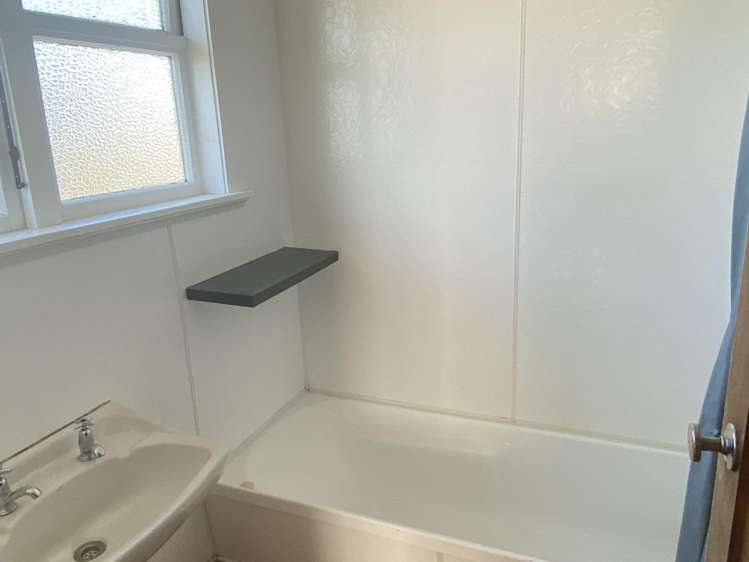 67 Tauhuri Street Manaia_4