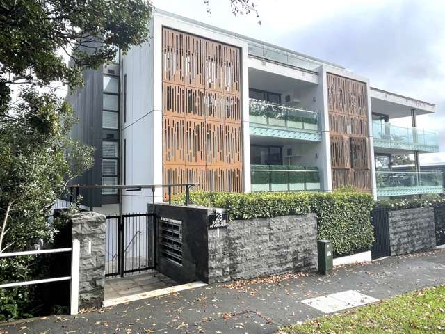 Spacious Retreat in Prime Location