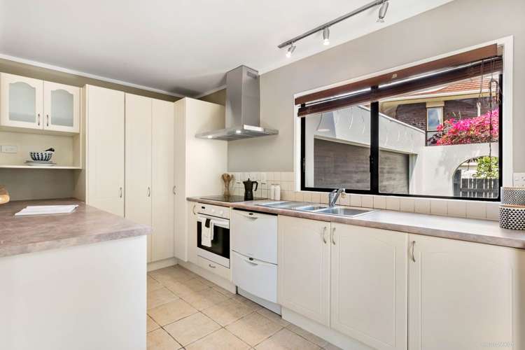 5 Longwood Place Forrest Hill_9