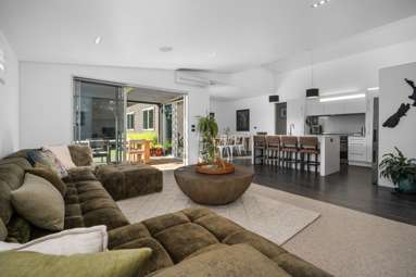 7 Rexford Heights_1
