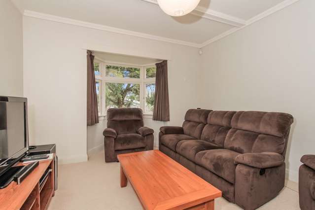 8 Craigbank Avenue New Lynn_4