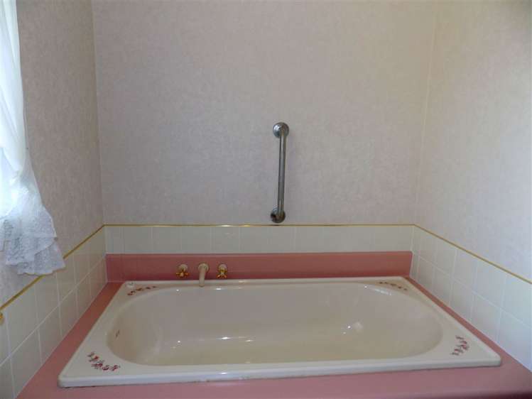 9 Silverton Road Waihi_18