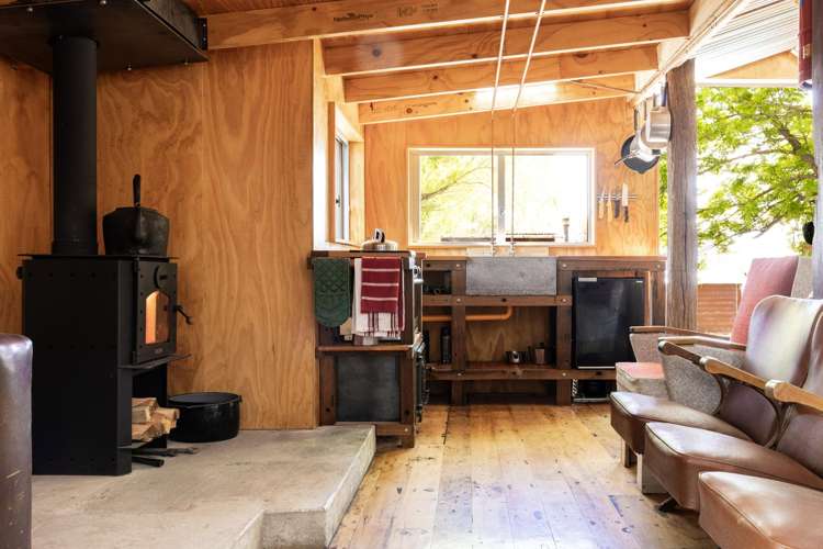 - Hut 43, Lake Alexandrina, South End Settlement Lake Tekapo_8