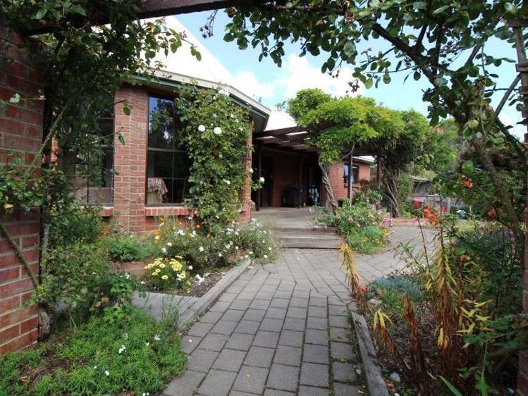 15 Toogood Road Winton Surrounds_13