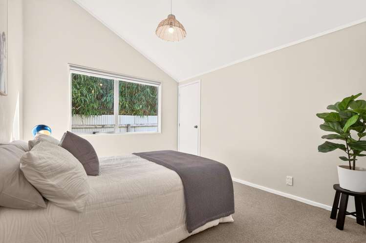 77A Vodanovich Road Te Atatu South_13
