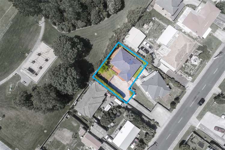 2/9 Nile Road Kelston_20