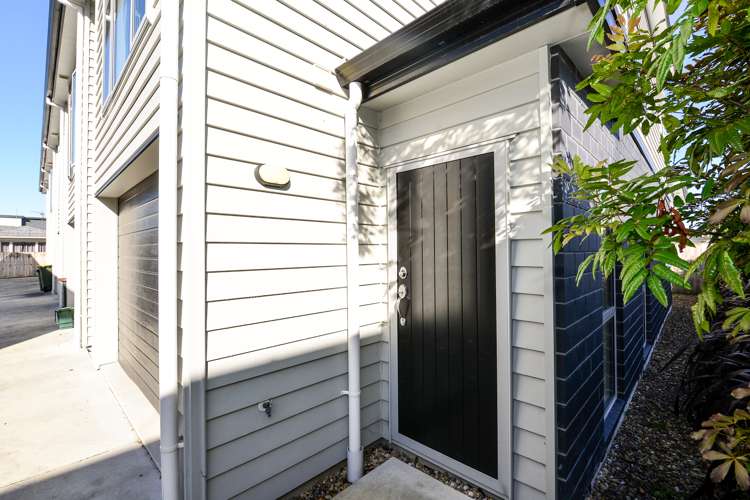 6/113 Knighton Road Hillcrest_13