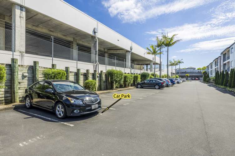 82a Michael Jones Drive Flat Bush_14