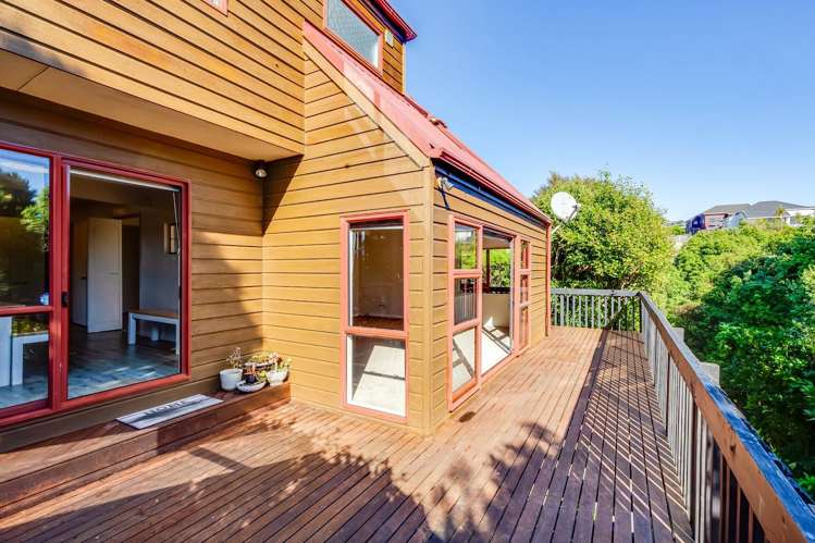 16 James Cook Drive Whitby_4