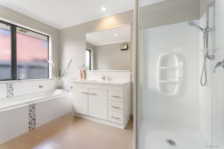 38 Sunningdale Street Wattle Downs_16