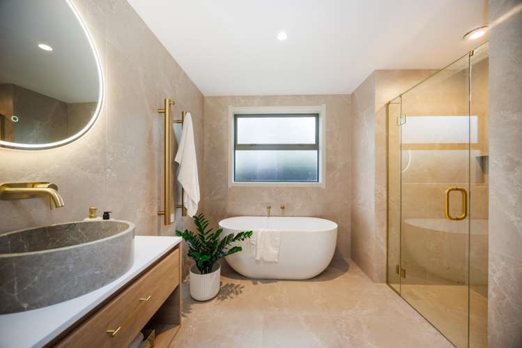 3 Waicola Drive Fitzherbert_16