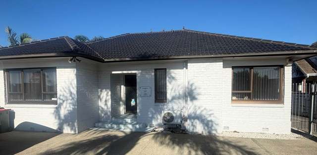 3 bedroom, 2 bathroom stand alone home in the ...