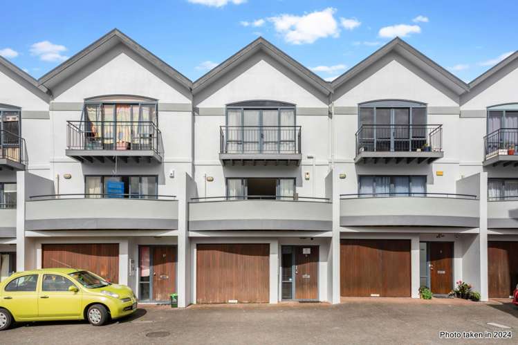 9/17A Delta Avenue New Lynn_1