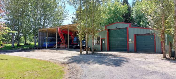 895 Old Coach Road Gore Surrounds_3