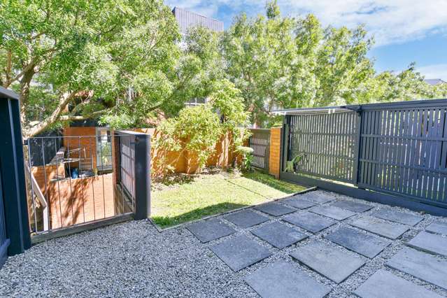 2/120 Rintoul Street Newtown_3