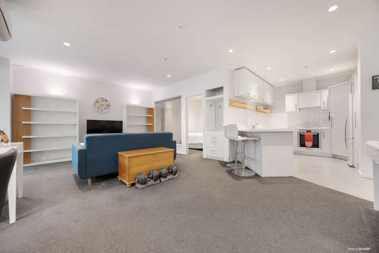 2I/71-75 Lorne Street City Centre_4