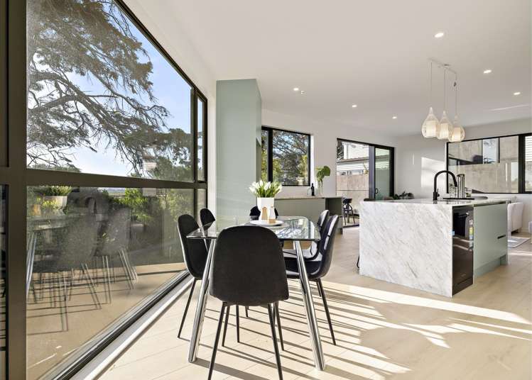 8/41 Seaside Avenue Waterview_12