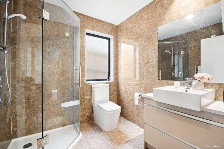 18a Celeste Place Totara Vale_14