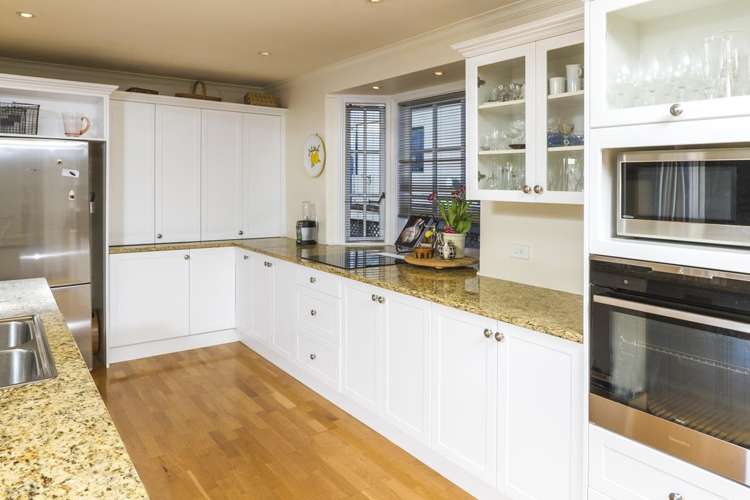 128 Beach Road Castor Bay_12