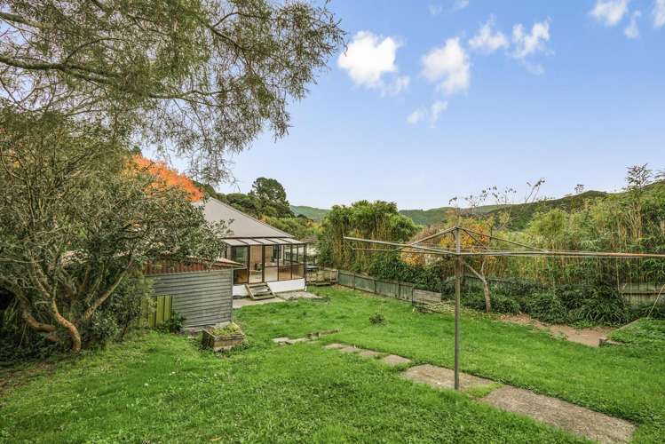 6 Boyd Grove Naenae_20