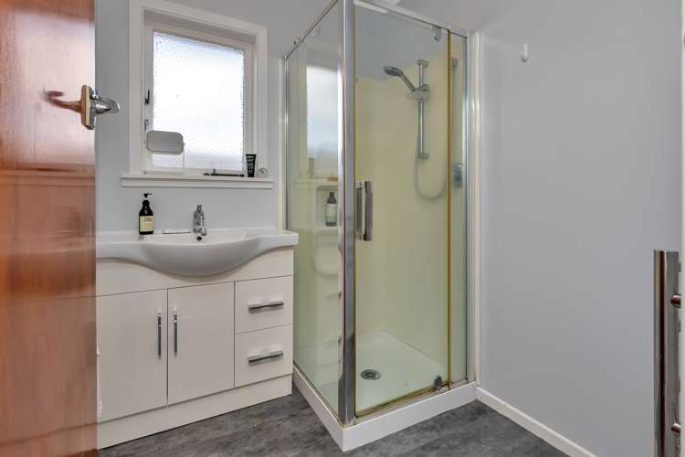 12 Ford Avenue Kamo_16