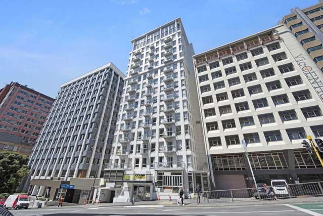 Central Terrace Location / Apartment