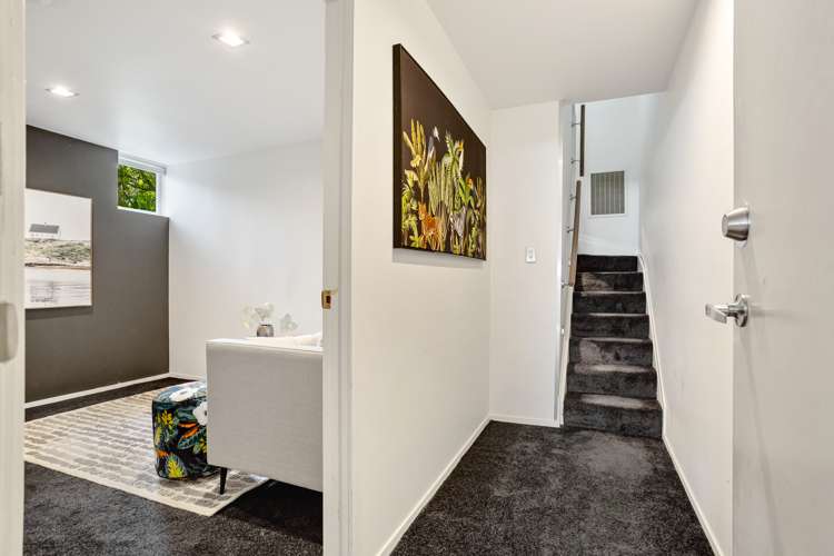 1 Huia Road Titirangi_16