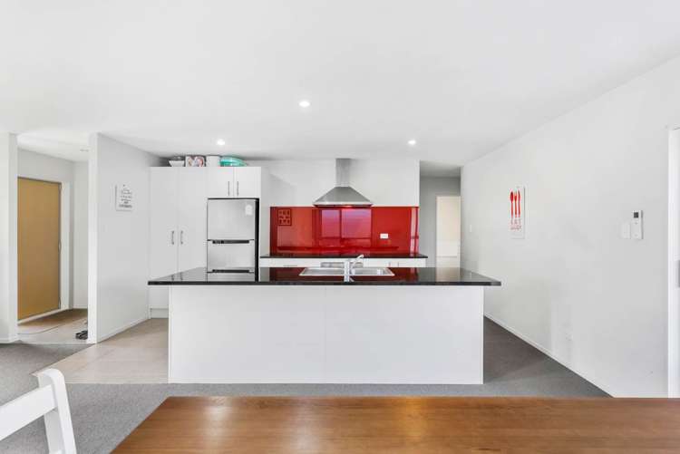 8 Popokatea Drive Takanini_4