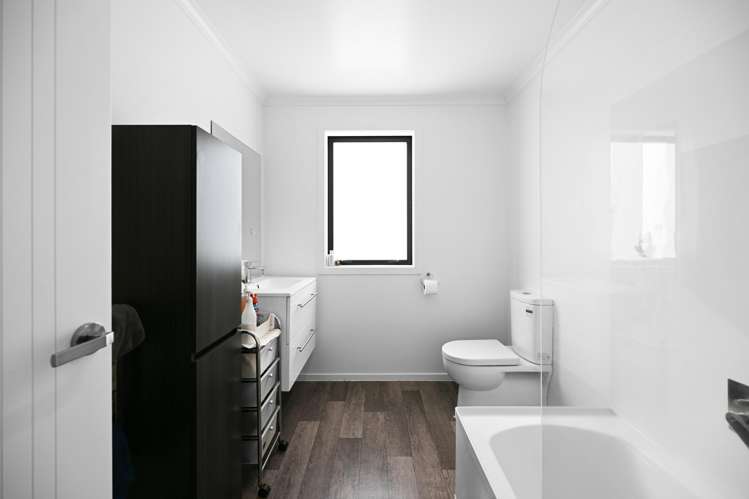 2/63 Cabourne Drive Glenview_8