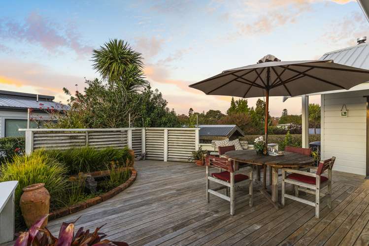 49 Charles Dickens Drive Mellons Bay_16